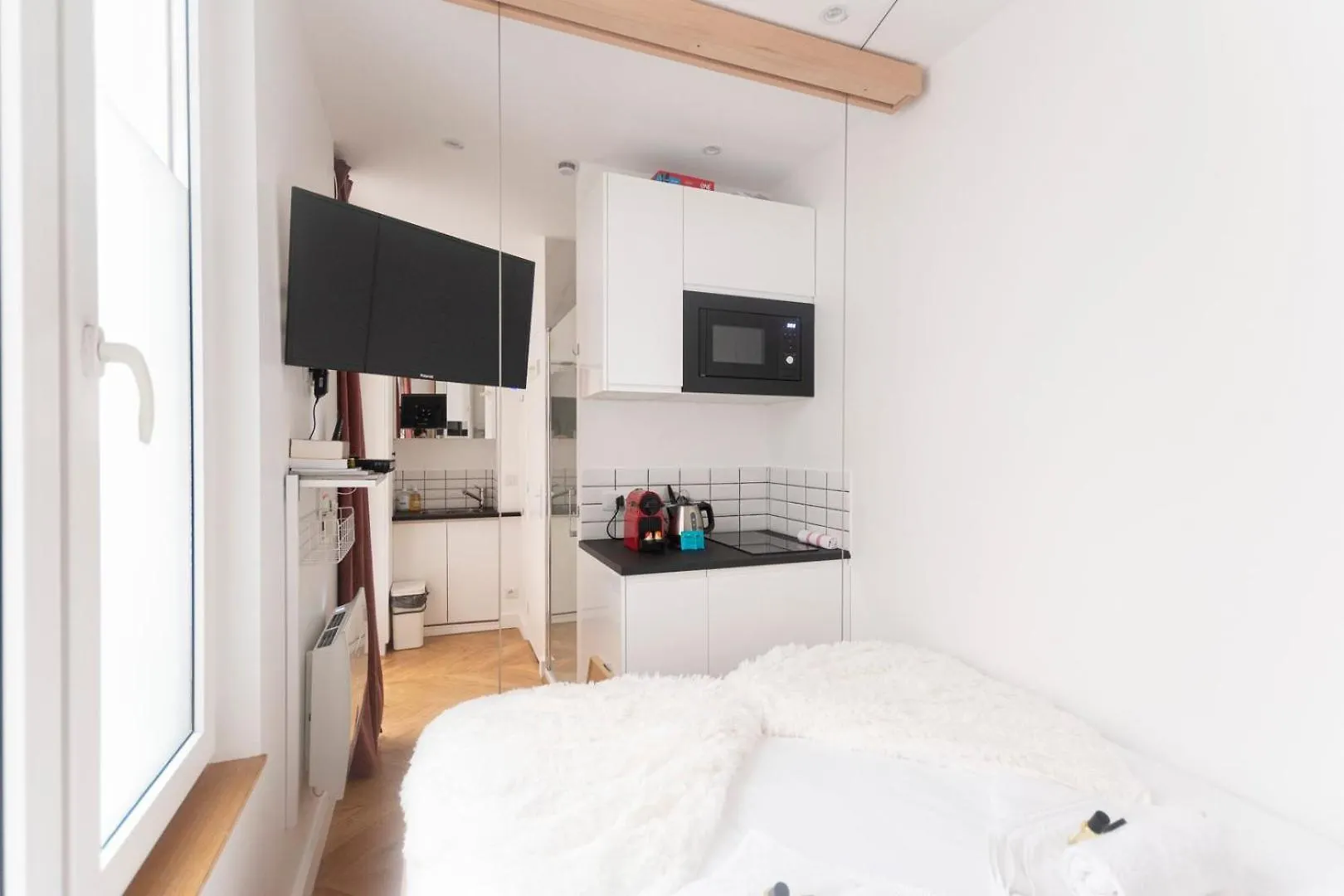 Super Central Mini Studio - 2 Pax, Murphy Bed Paris