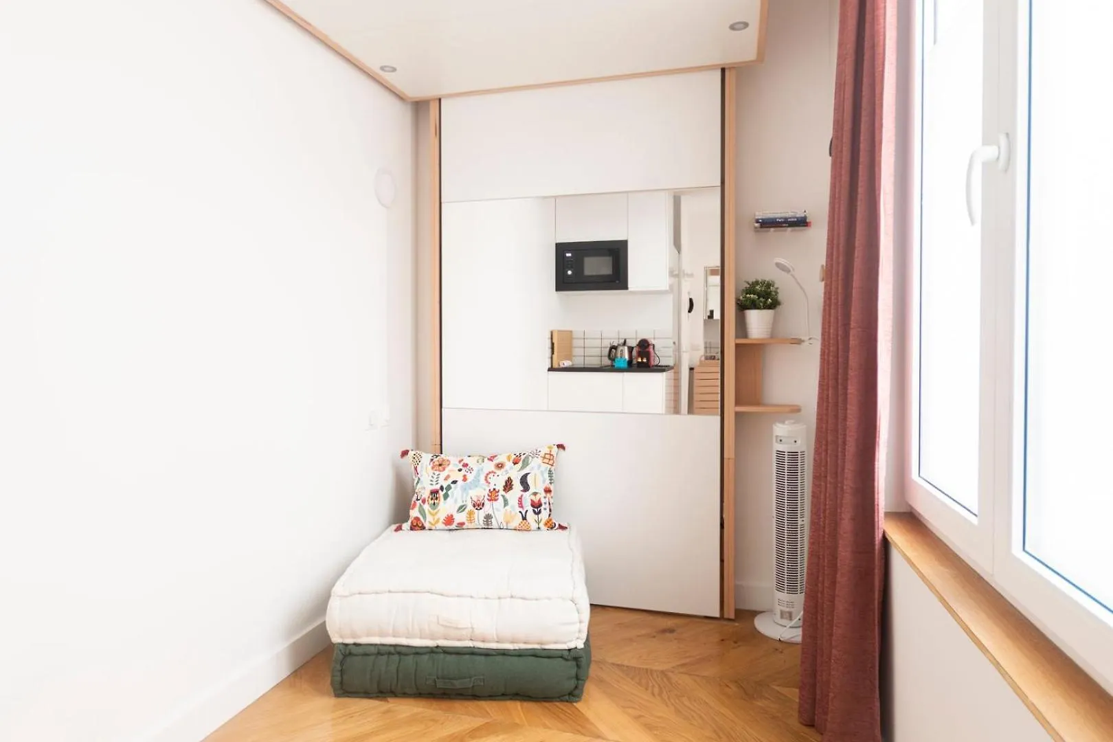 Appartement Super Central Mini Studio - 2 Pax, Murphy Bed Paris France