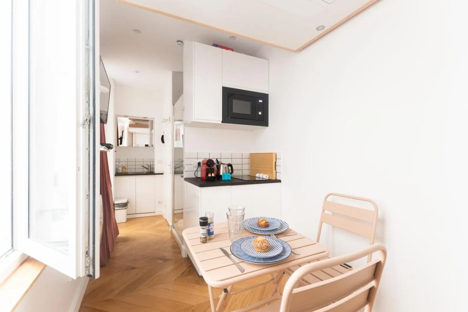 Super Central Mini Studio - 2 Pax, Murphy Bed Paris