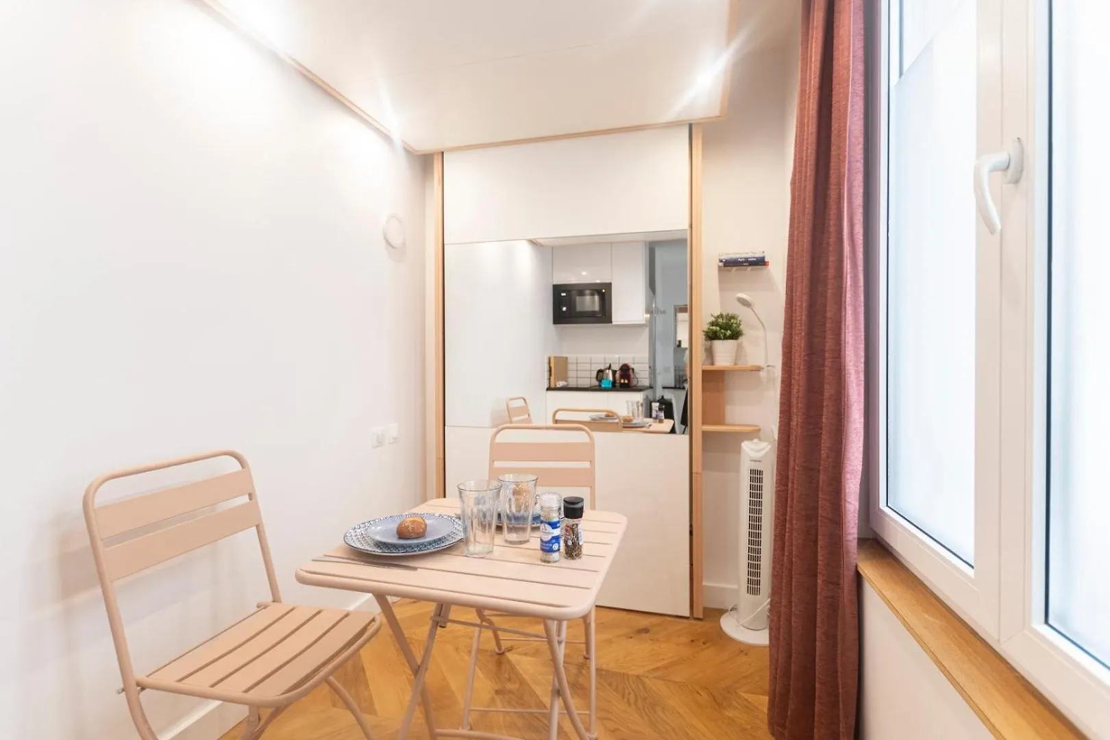 Super Central Mini Studio - 2 Pax, Murphy Bed Paris 0*,